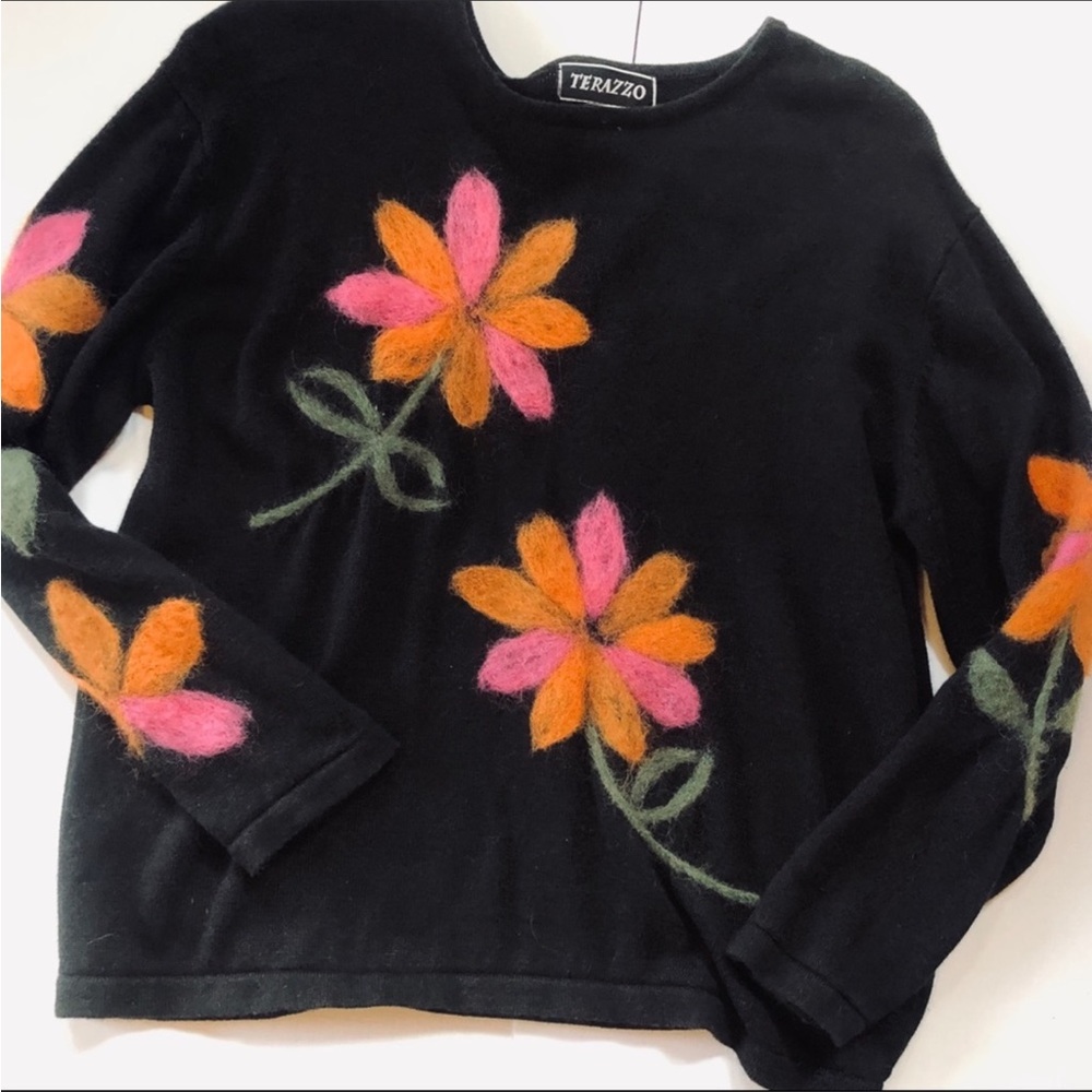 Terrazzo black sweater with flower embellishments